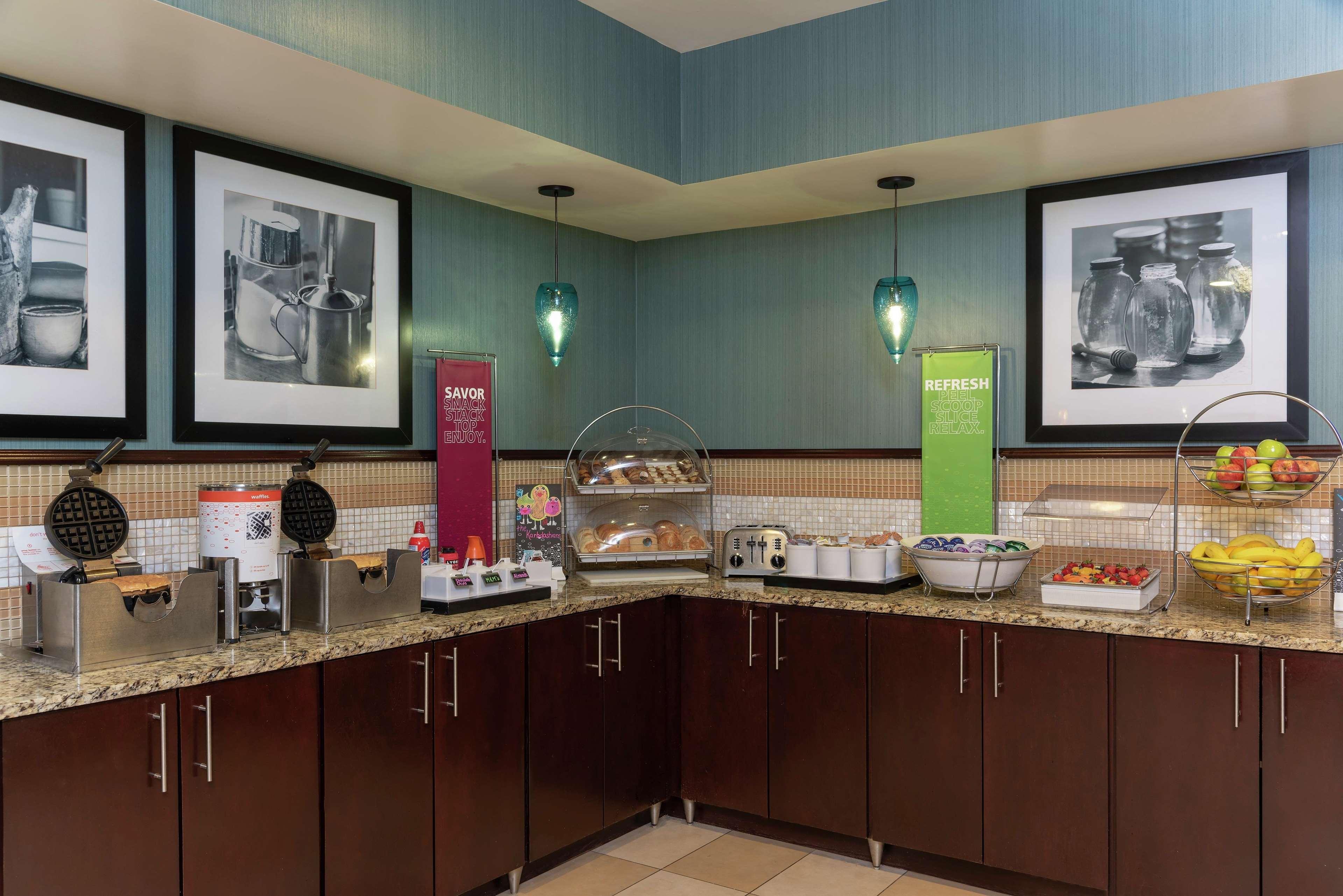 Hampton Inn East Lansing Exterior foto