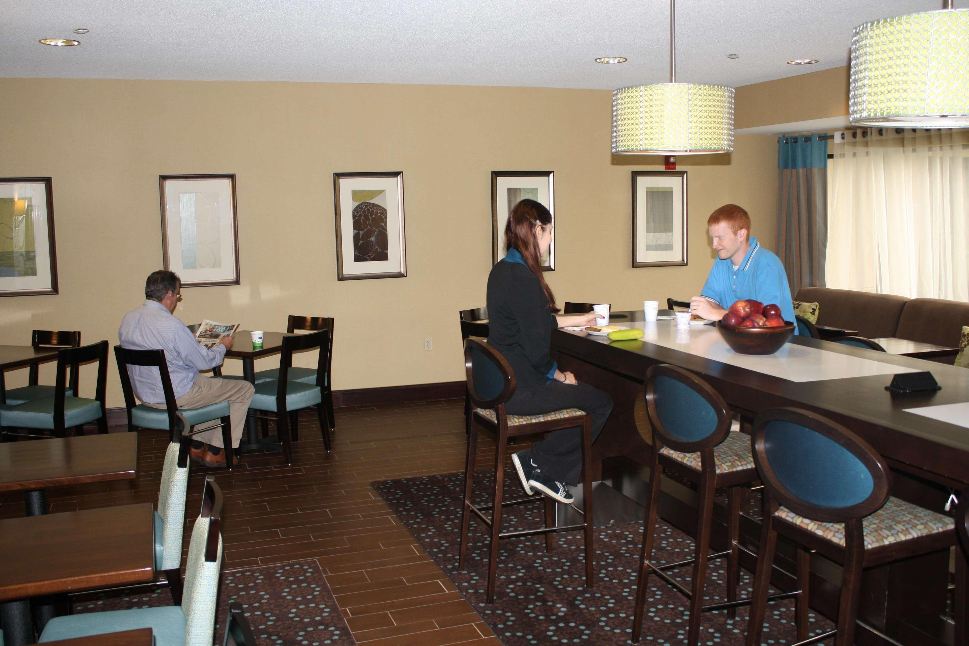 Hampton Inn East Lansing Restaurant foto