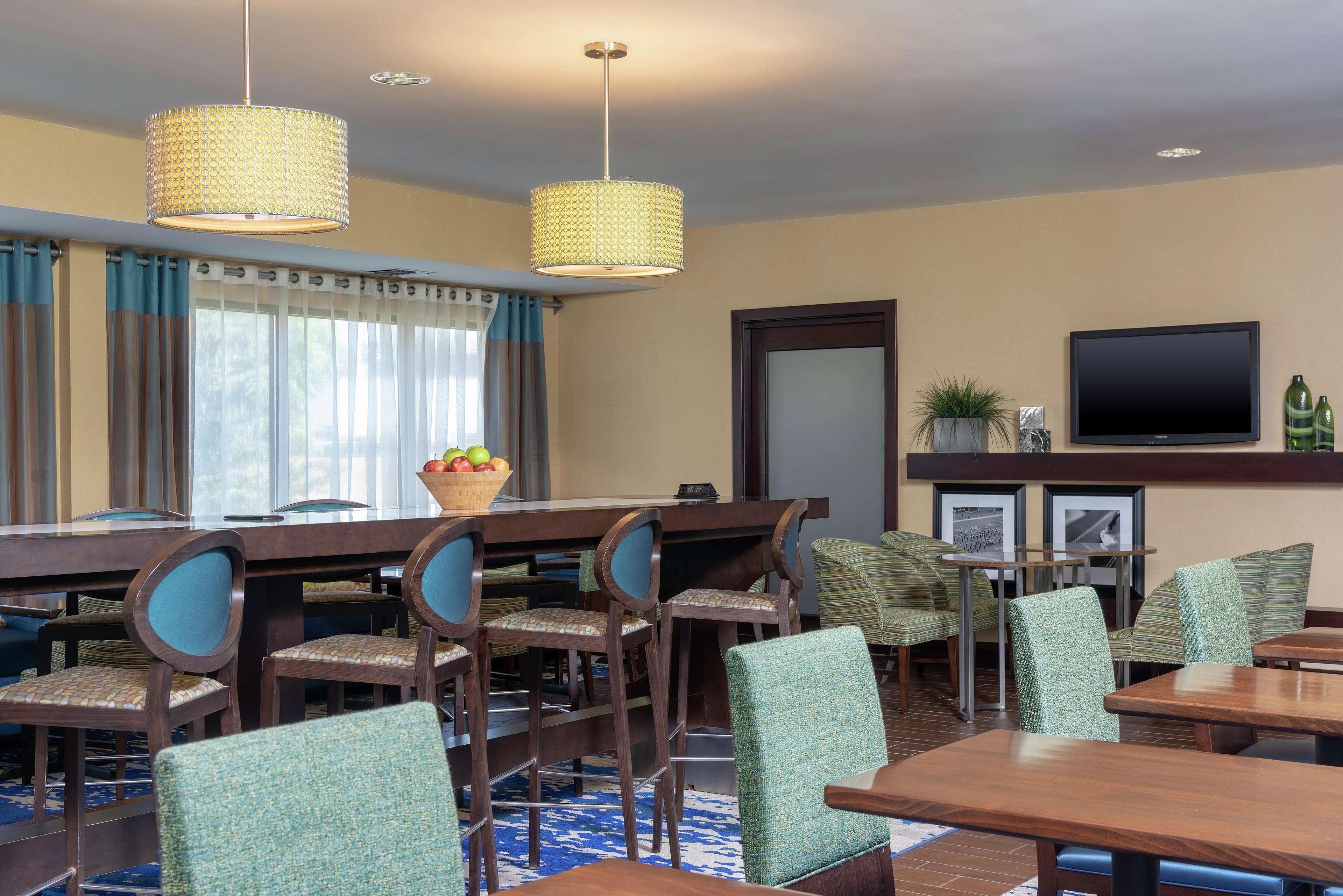 Hampton Inn East Lansing Exterior foto