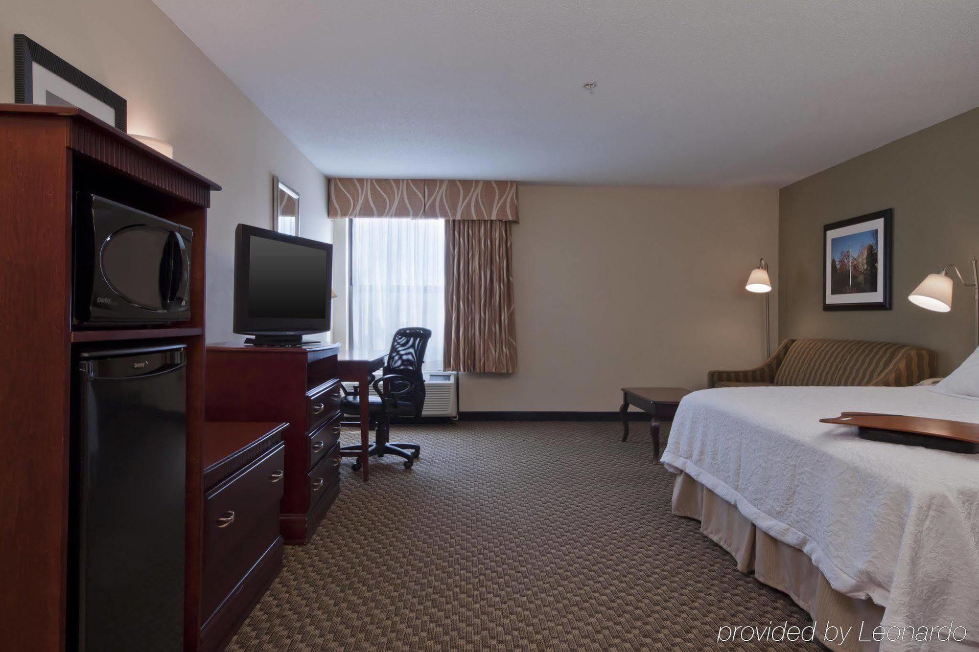 Hampton Inn East Lansing Exterior foto