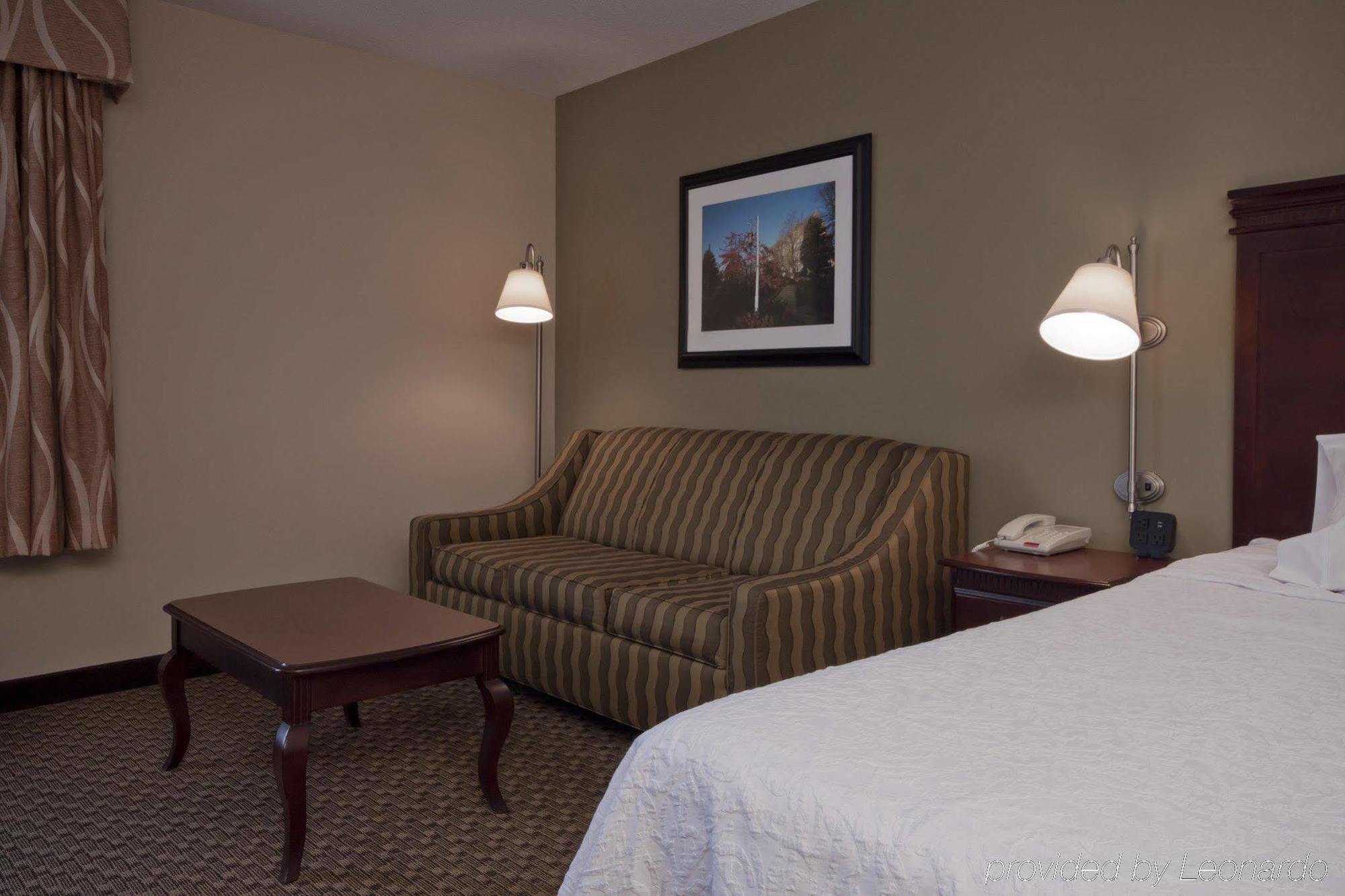 Hampton Inn East Lansing Exterior foto