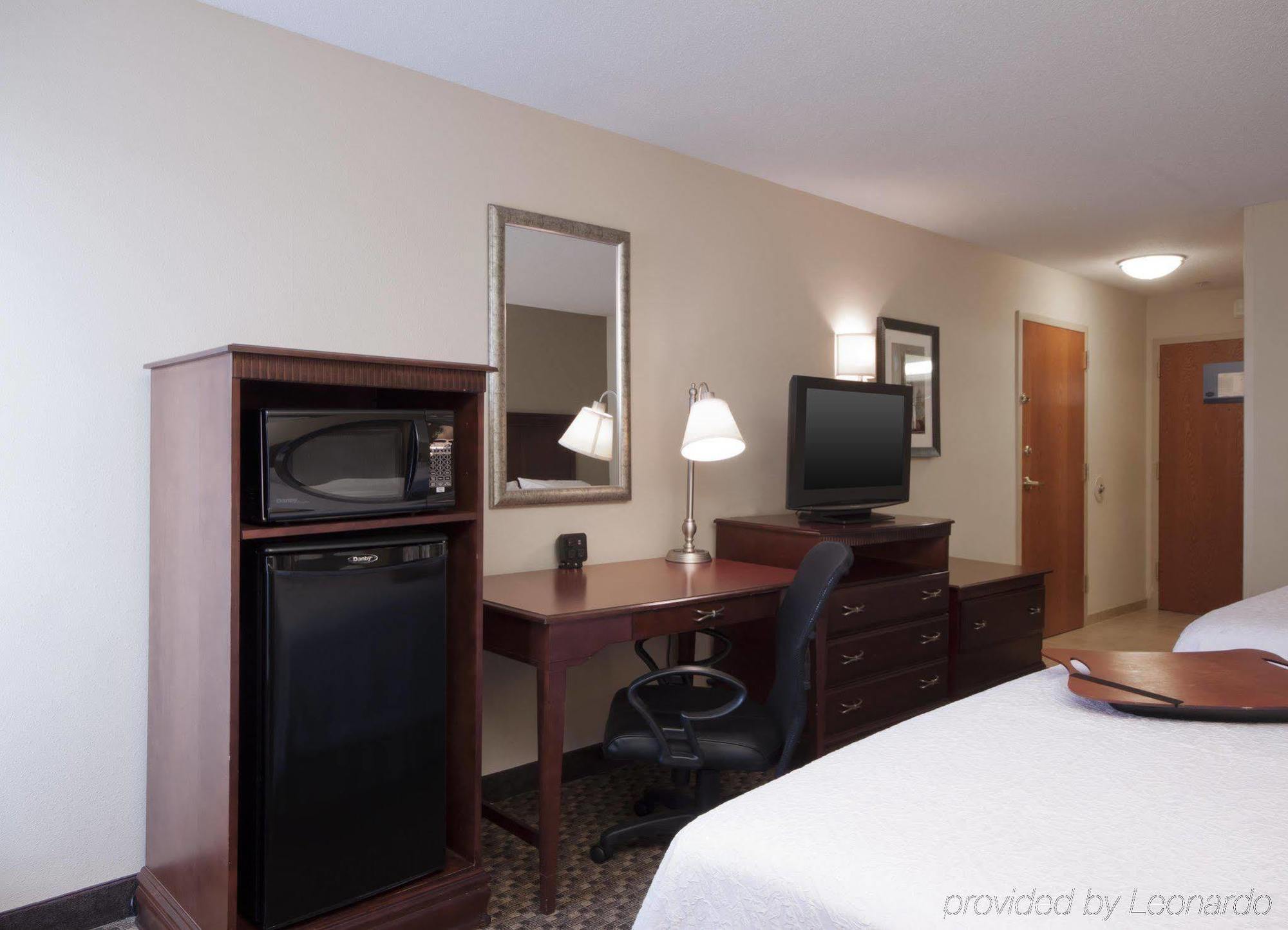 Hampton Inn East Lansing Exterior foto