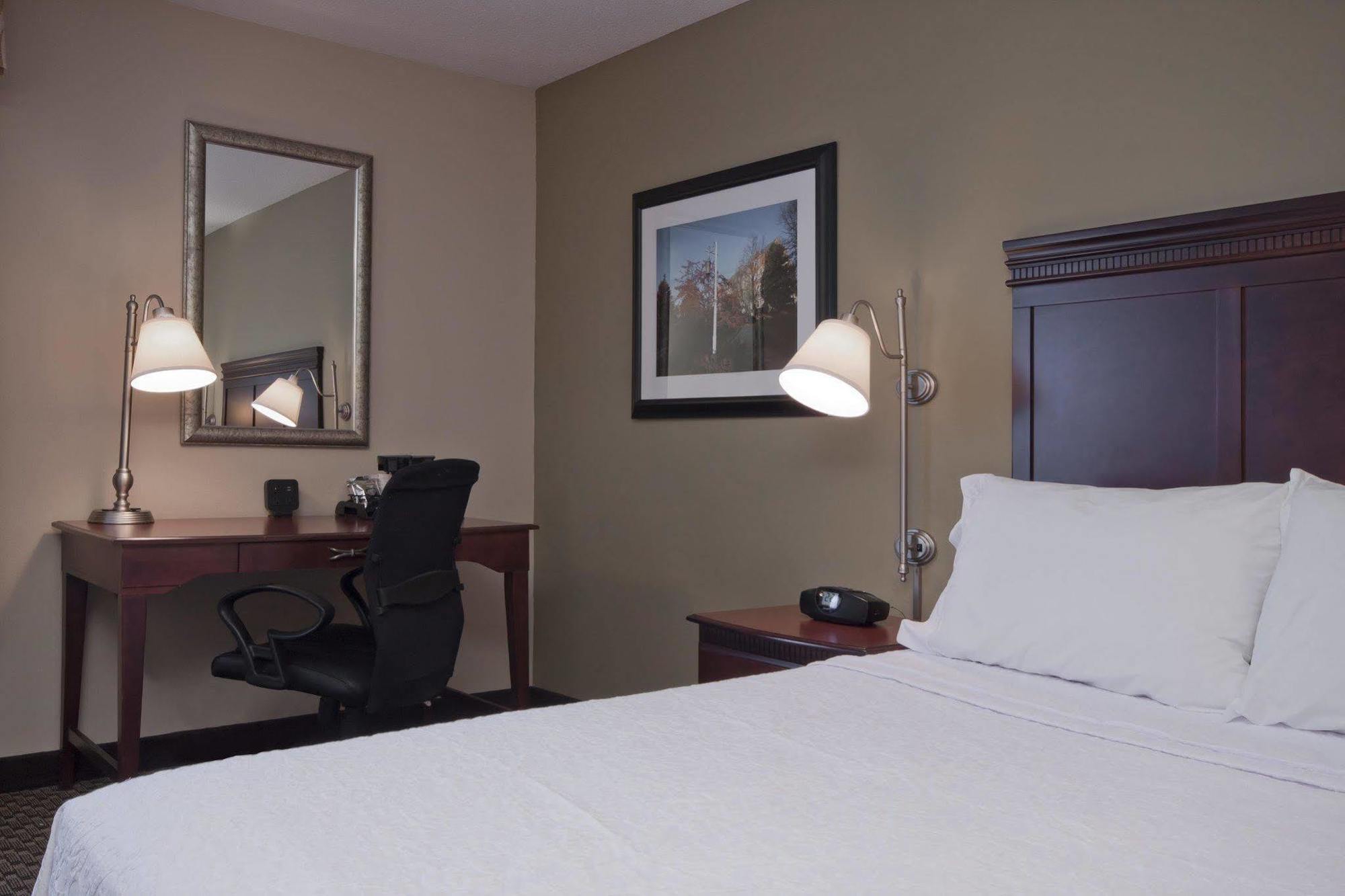Hampton Inn East Lansing Exterior foto